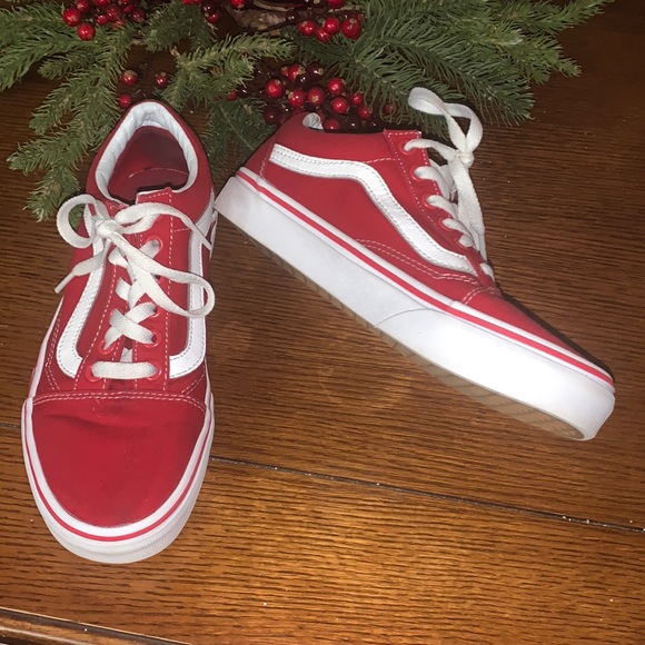 Vans Shoes - Vans Old Skool Skate Shoe Sneaker Red & White Woman’s  7.0 Mens 5.5